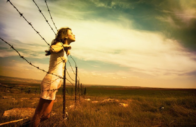barbed-wire-freedom-girl-good-happiness-favim-com-227797
