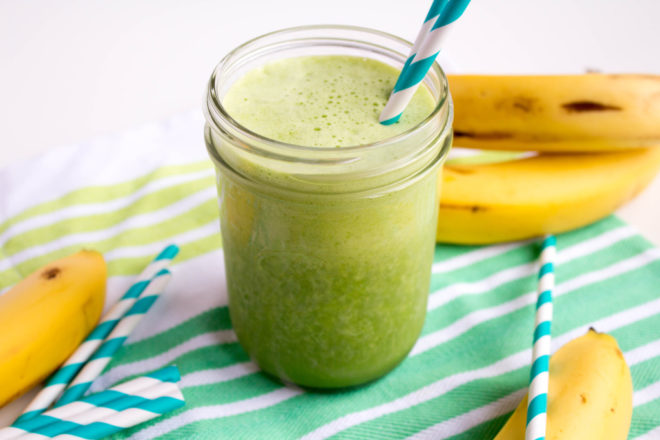 banana-spinach-smoothie-4-1024x683
